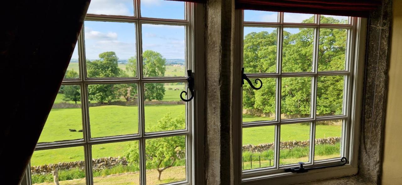 Braithwaite Hall Bed & Breakfast Middleham Exterior photo