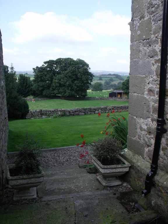 Braithwaite Hall Bed & Breakfast Middleham Exterior photo