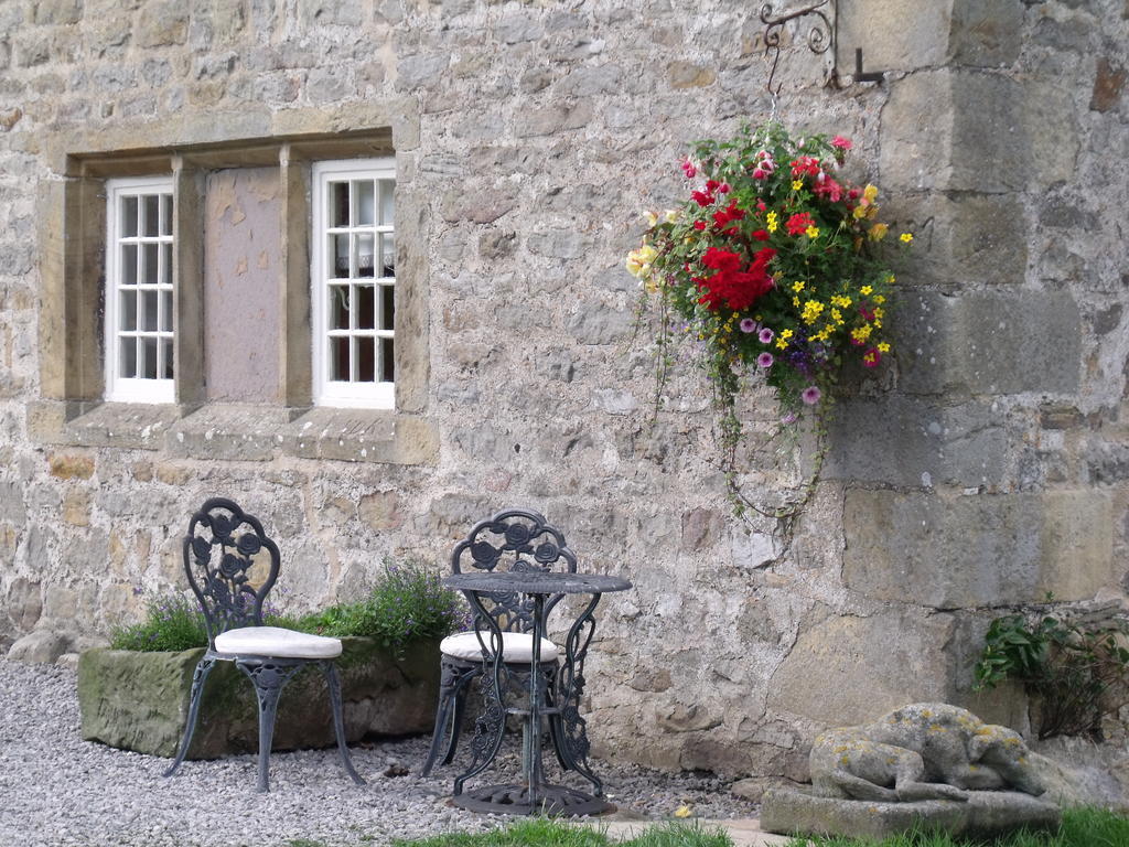 Braithwaite Hall Bed & Breakfast Middleham Exterior photo